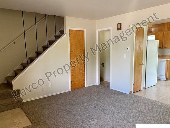 3rd image of 1101 Ponderosa Dr APT 5