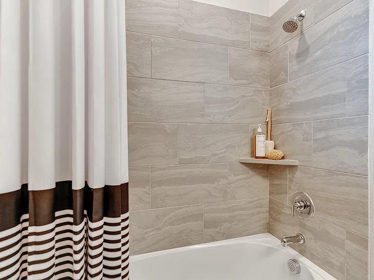 VLux Stoneridge — Photo 34