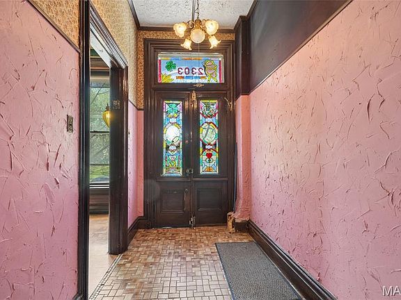 3rd image of 2303 Arsenal St