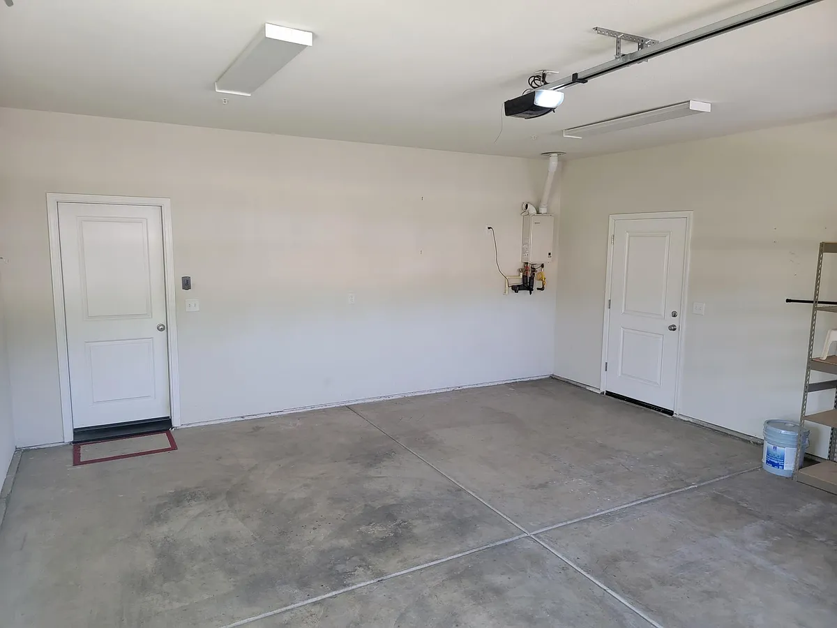 Building Photo - 211 Danielson Ln