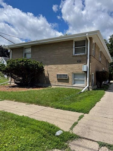 2nd image of 1613 9th St