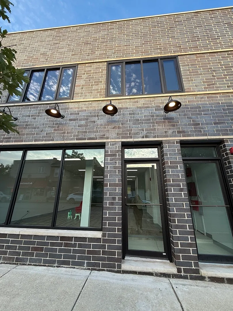 2 bed, 1000 sqft, $1,795 — Photo 2