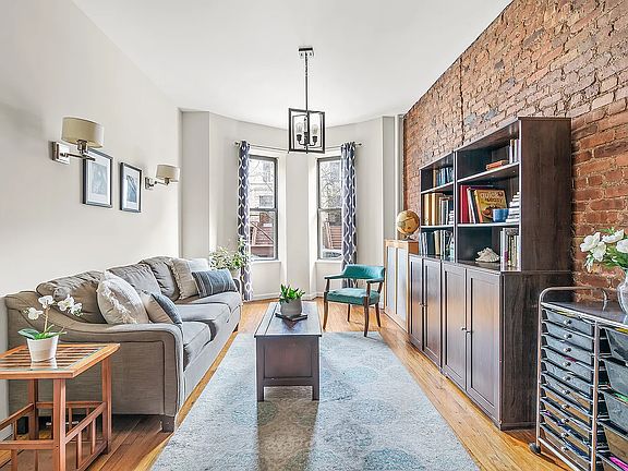 2nd image of 454 15th St APT 1L