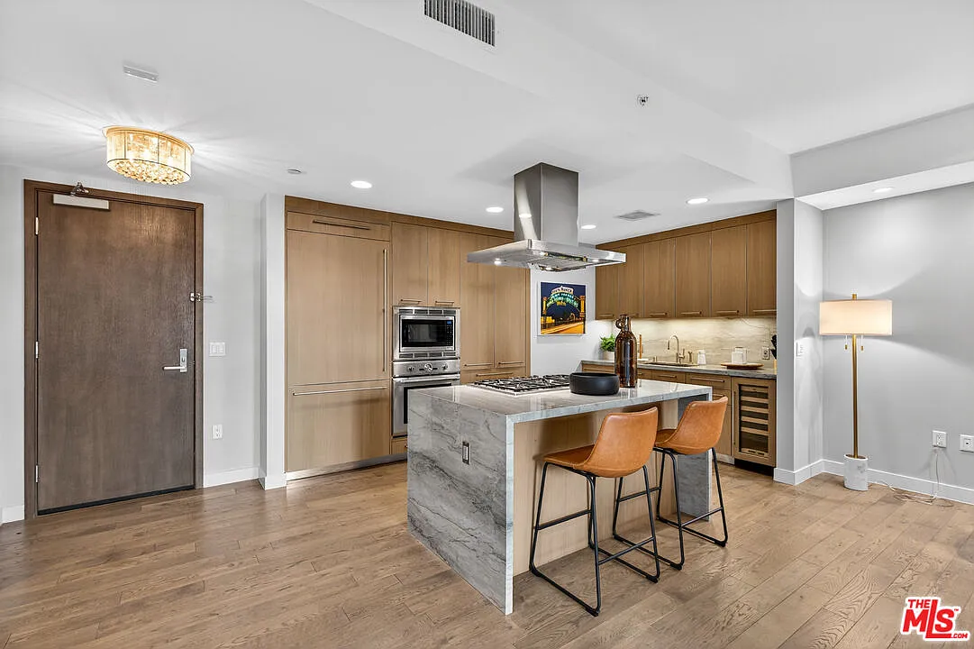 Building Photo - 1755 Ocean Ave #702