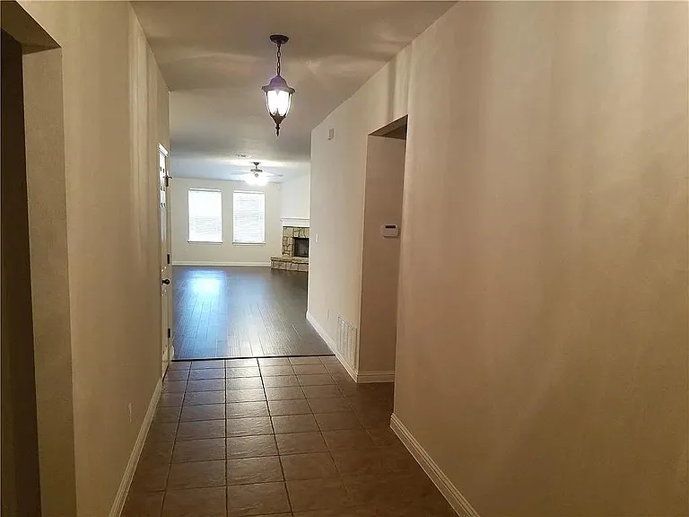 9417 Castle Pines Dr — Photo 3