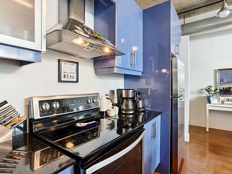 180 NE 4th Ave #307 — Photo 5