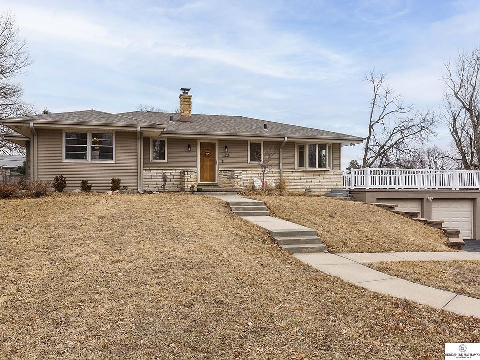 1st image of 9913 N 34th Cir
