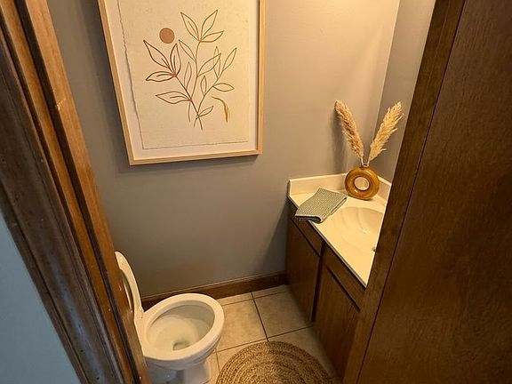 4th image of 105 New St #9