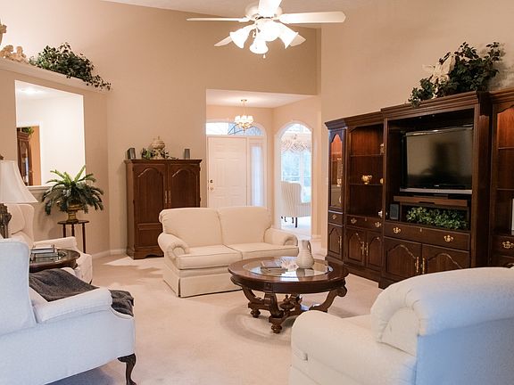 2nd image of 8144 Amhurst Dr