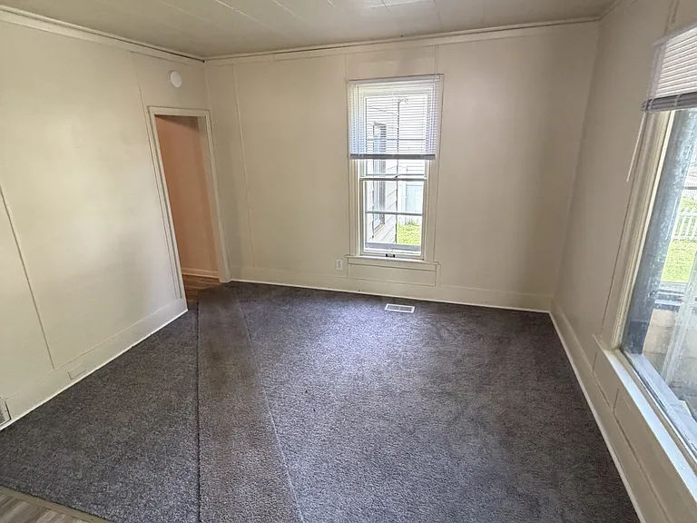 1826 Charles Ave — Photo 3