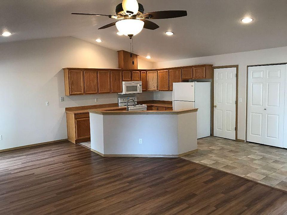 2nd image of 8414 NE 56th St