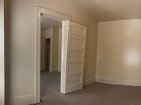 4th image of 2417 Crittenden Dr