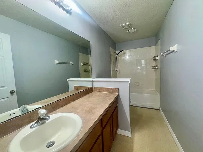 533 Cresting Oak Cir — Photo 16