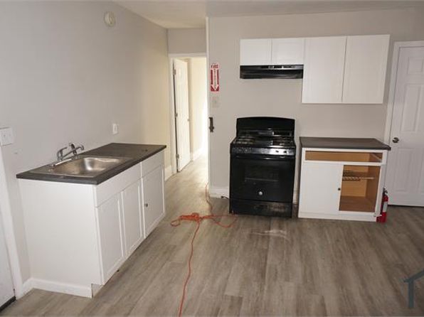 527 Green St Floor 2