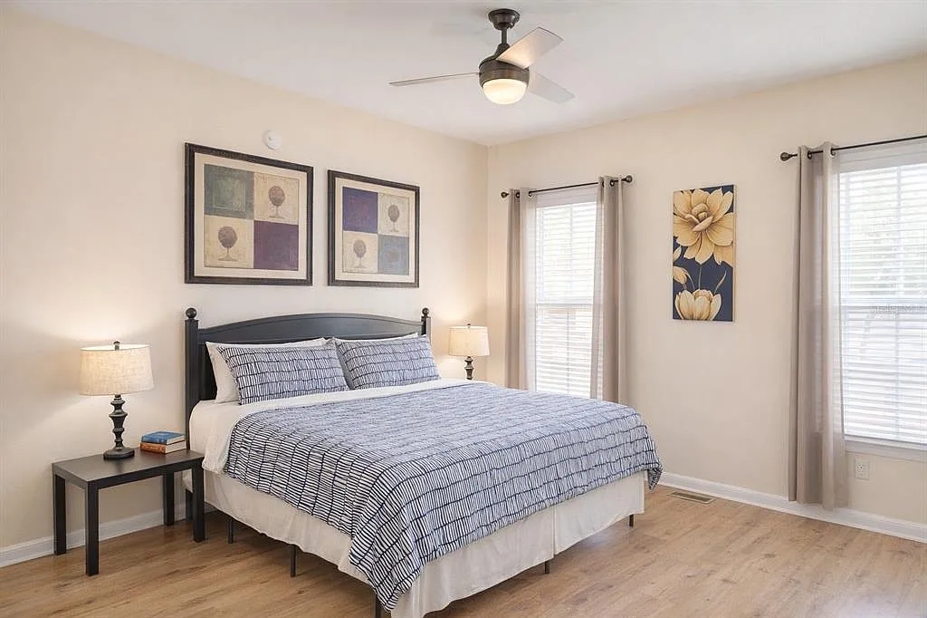 2 bed, 1.0 bath, 1300 sqft, $2,500 — Photo 3