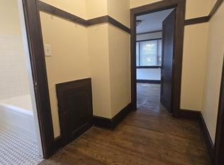 939 N Church St APT 1, Rockford, IL 61103