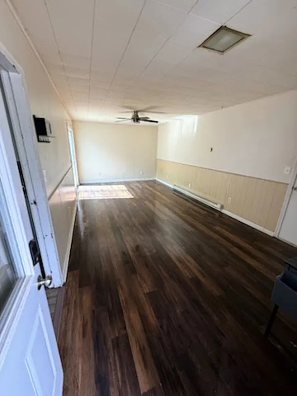 3 bed, 1.0 bath, 1291 sqft, $1,475 — Photo 2