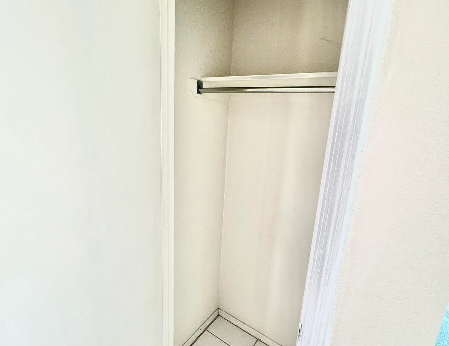 3 bed, 2.0 bath, 1302 sqft, $1,495 — Photo 3