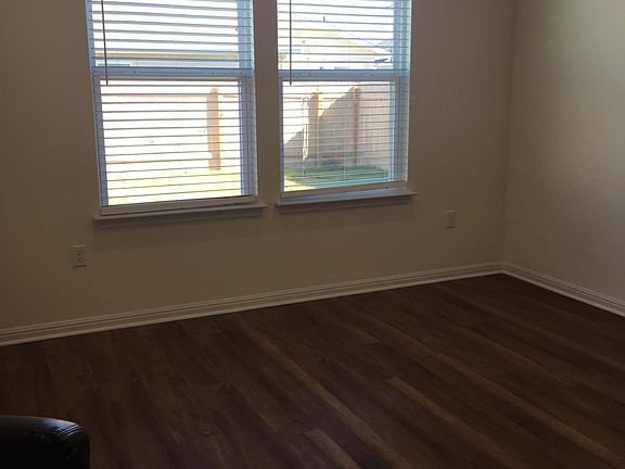 5th image of 6208 Mary Lewis Dr