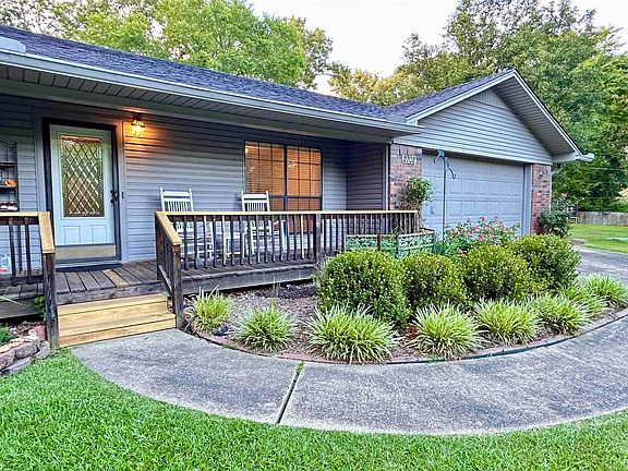 3rd image of 2702 Woodvale Ln