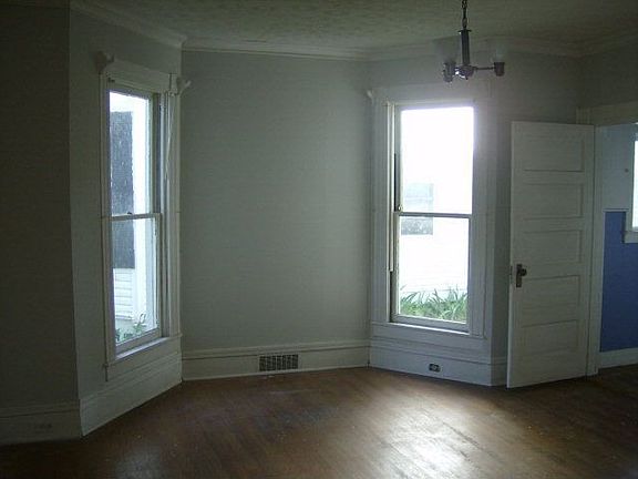 5th image of 434 Forest Ave