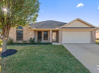 722 E Sheila Cir, Joshua, TX 76058