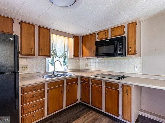 4th image of 142 Seibert Ln