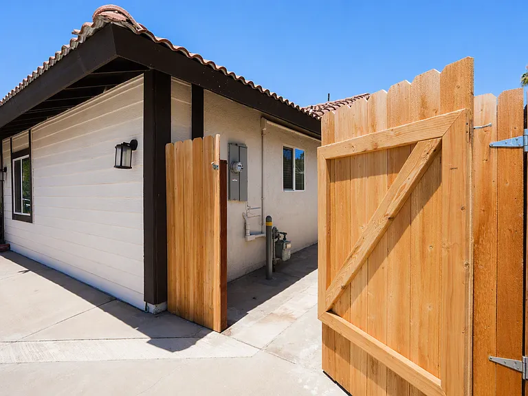 10637 Sagittarius Dr — Photo 2