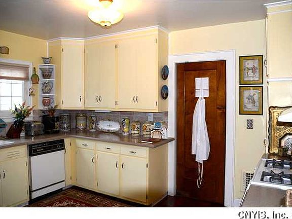 2nd image of 148 Wolcott Ave