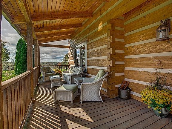 3rd image of 4075 Bridle Path Ln