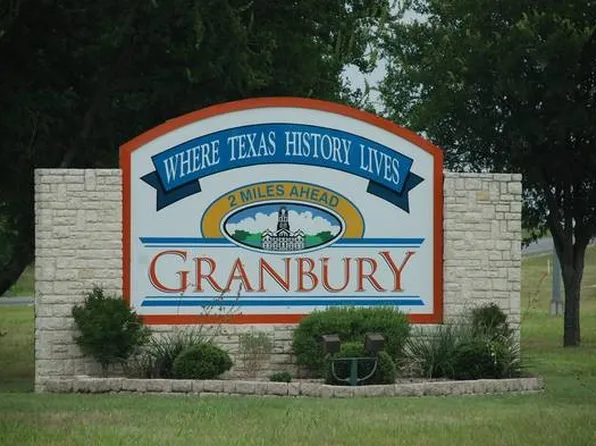 2622 Forest Park Dr, Granbury, TX 76048