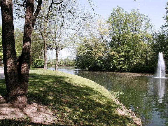 4th image of 5375 N Kenrick Parke Dr APT 303
