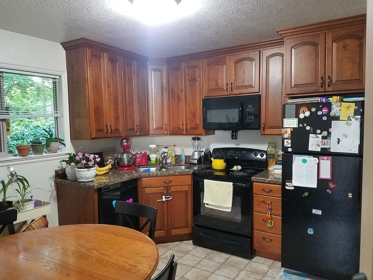 Building Photo - 1387 E 400 S