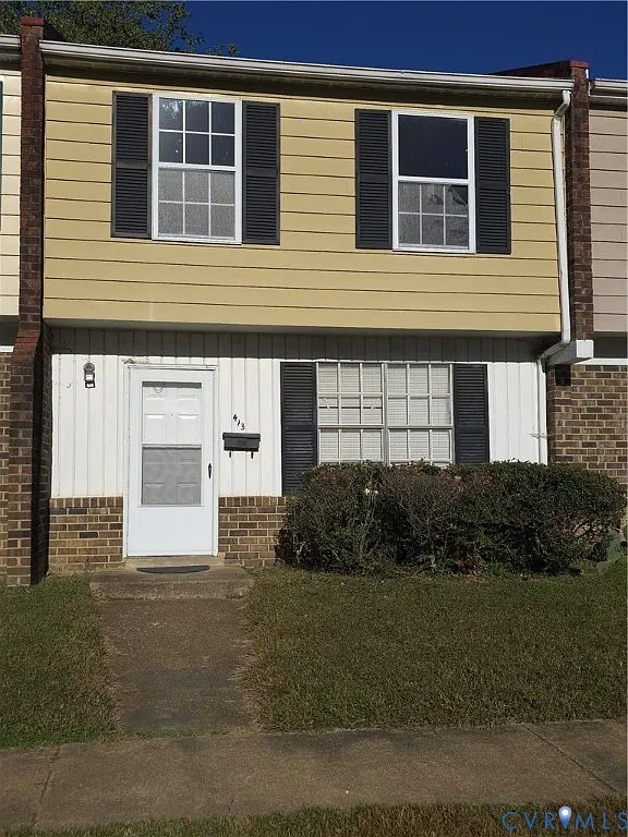 3 bed, 1.5 bath, 1032 sqft, $1,800 — Photo 1
