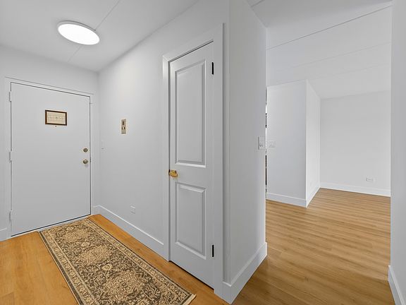 2nd image of 300 Circle Ave APT 4K
