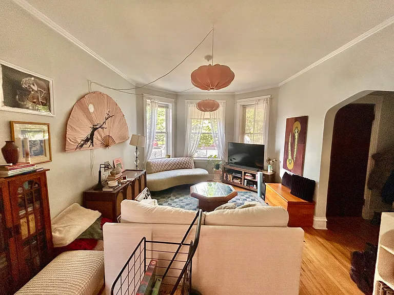4423 N Damen Ave #1 — Photo 3
