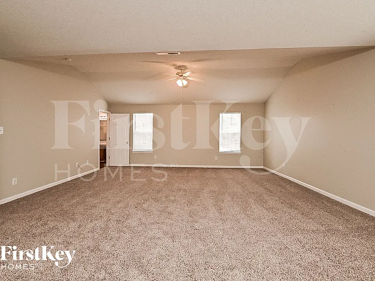 161 Titan Rd — Photo 7