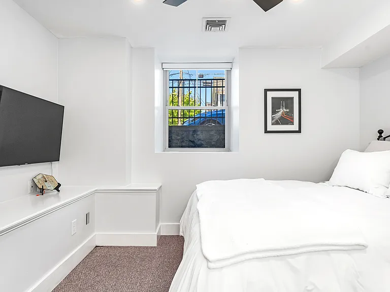426 Spring St #B103 — Photo 19