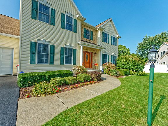 4th image of 5 Pembrooke Ct