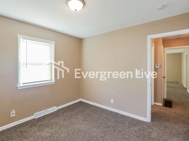 10616 E 14th St S — Photo 12