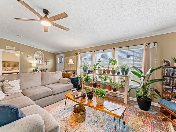 5th image of 112 N Fork Dr