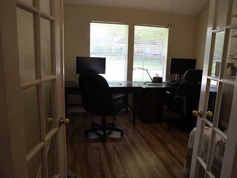 4323 Lakeside Meadow Dr — Photo 10