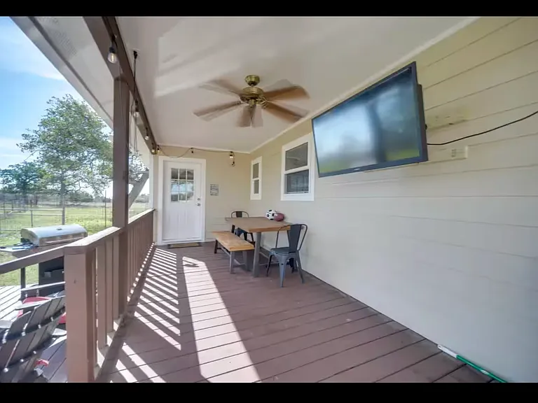 324 Deer Rd — Photo 28