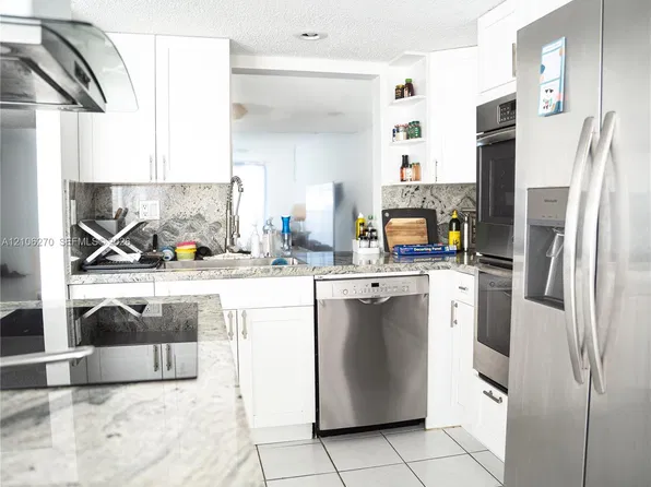 2410 NE 10th St #123, Hallandale, FL 33009