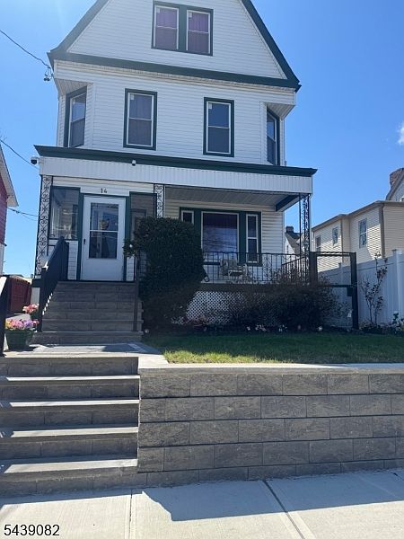 1st image of 14 Helen Pl