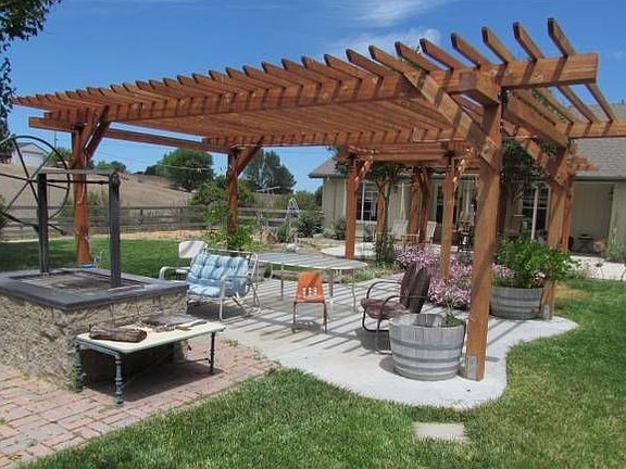 Barbecue and Pergolas