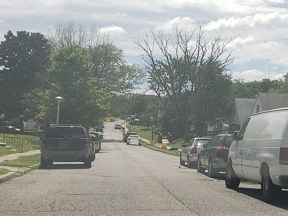 4th image of 2718 Chesley Ave