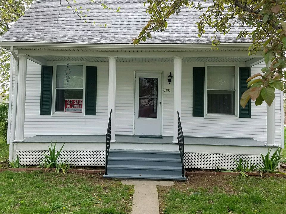 1st image of 600 E Illinois St