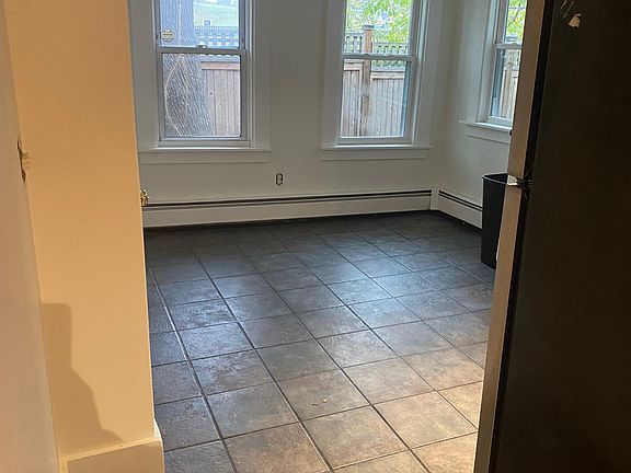 Eat-in kitchen