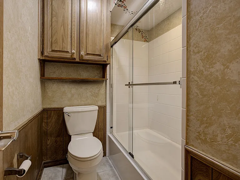 2nd toilet/ shower